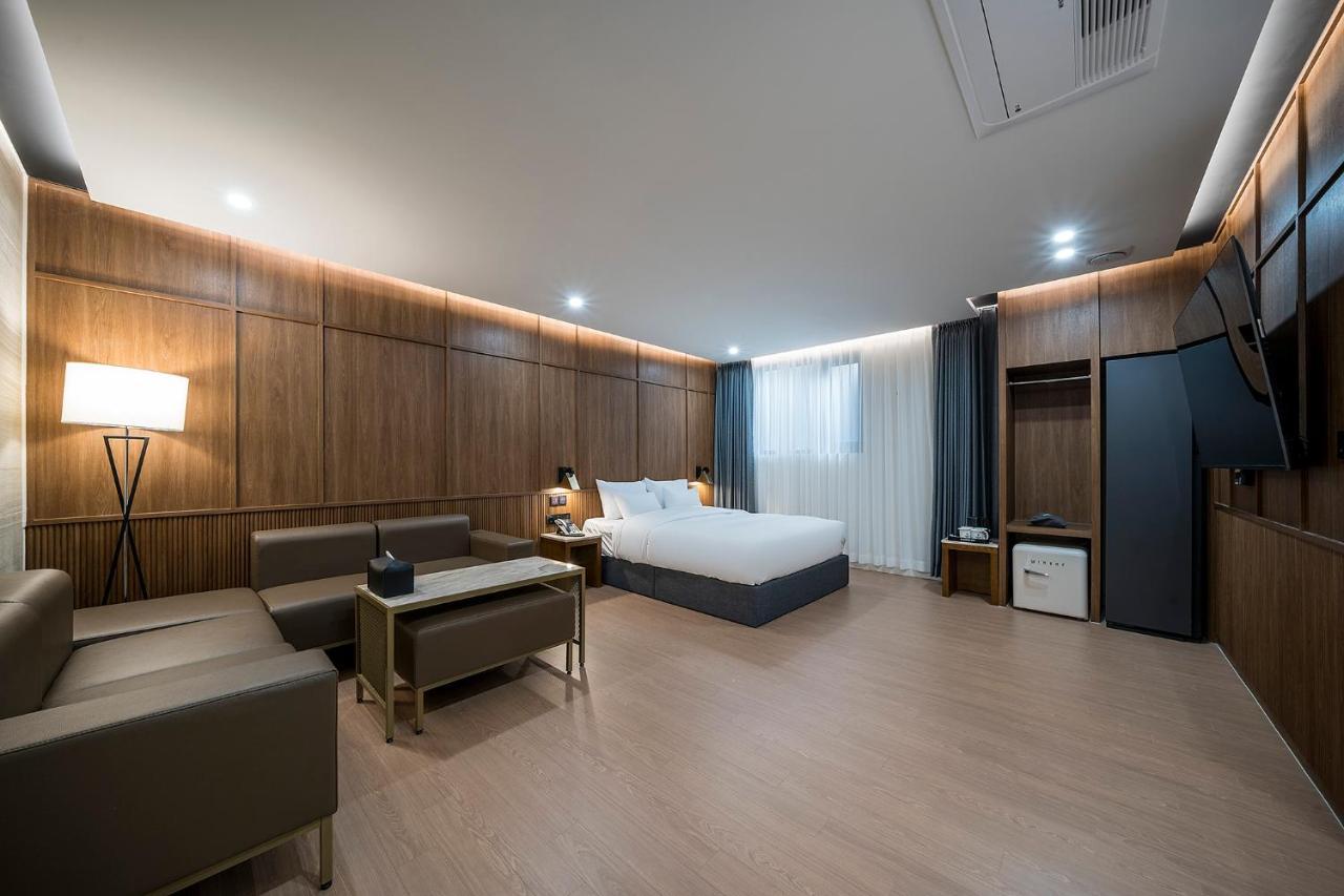 Brown Dot Hotel Pyeonghwa Plaza Мокпо Экстерьер фото