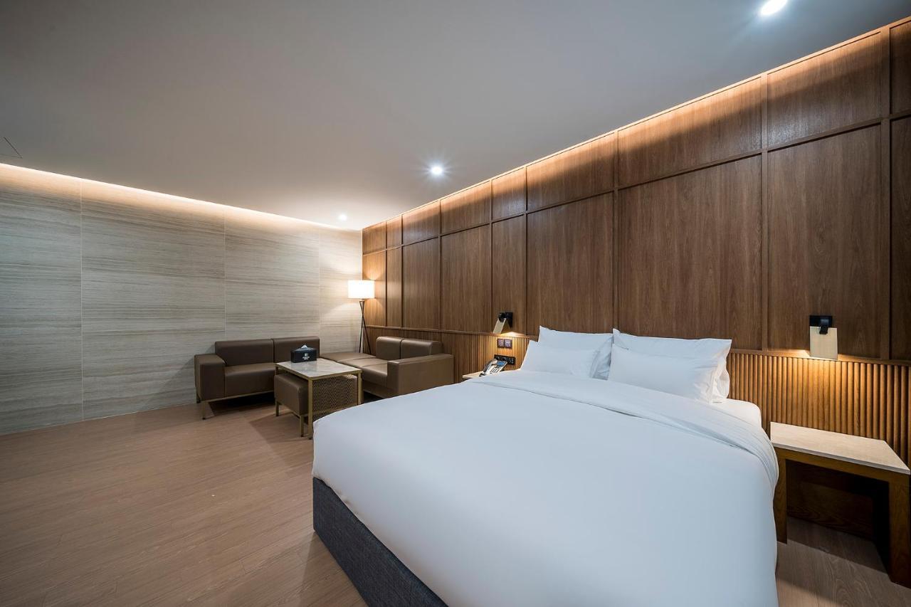 Brown Dot Hotel Pyeonghwa Plaza Мокпо Экстерьер фото