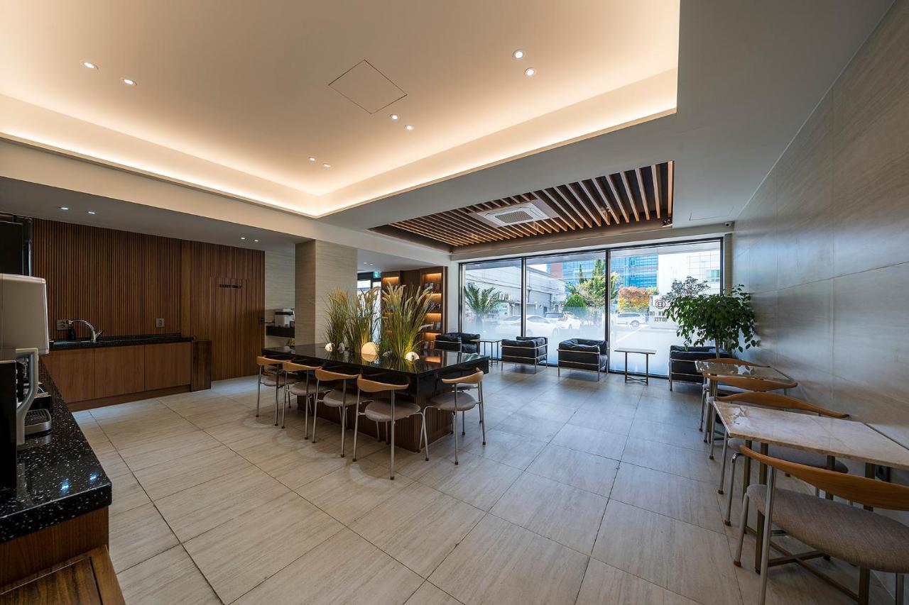 Brown Dot Hotel Pyeonghwa Plaza Мокпо Экстерьер фото