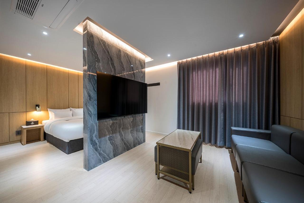 Brown Dot Hotel Pyeonghwa Plaza Мокпо Экстерьер фото