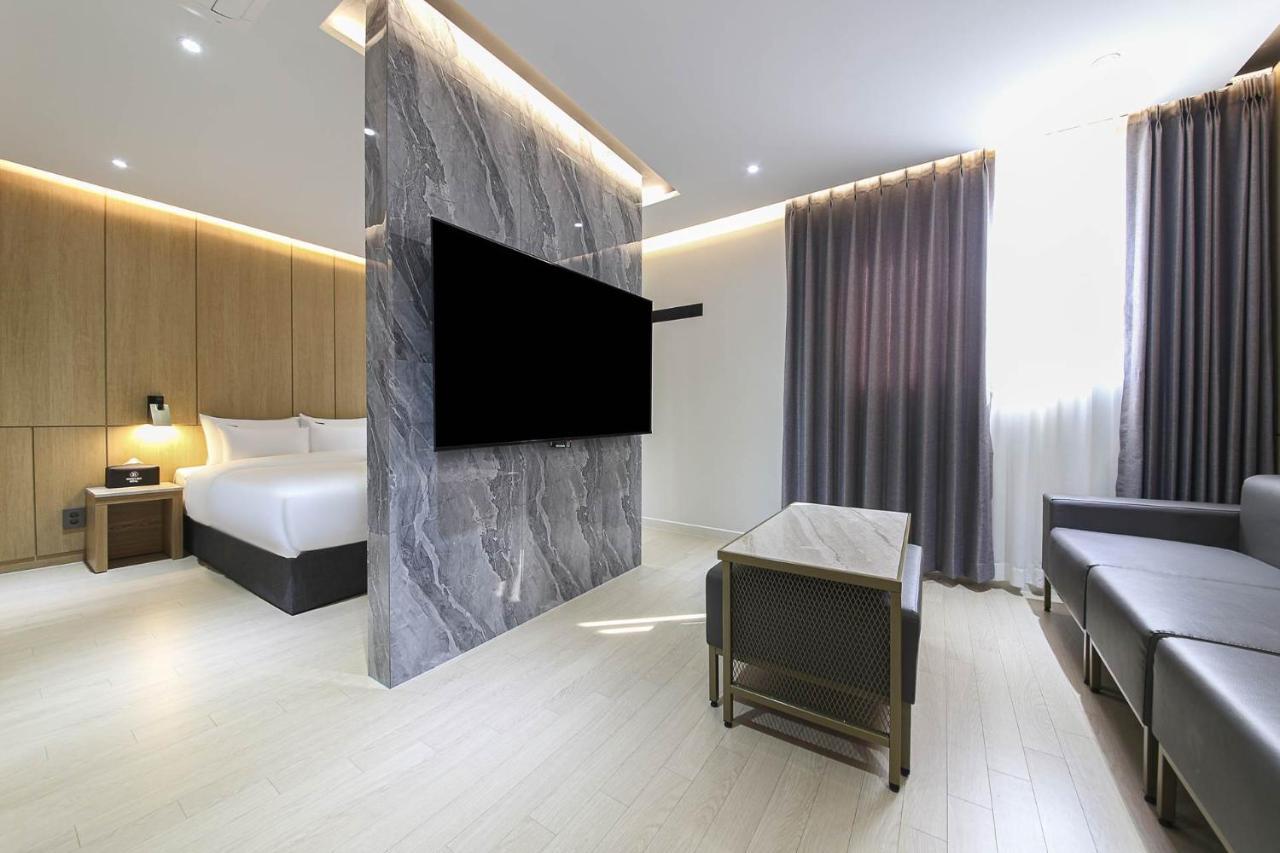 Brown Dot Hotel Pyeonghwa Plaza Мокпо Экстерьер фото